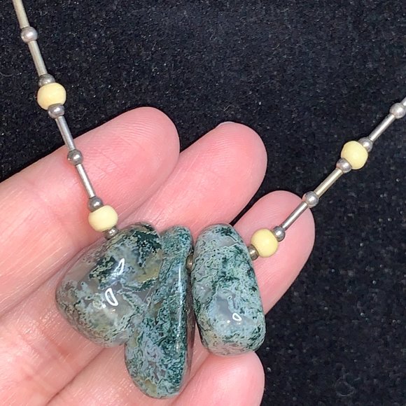 16" Moss Agate Necklace and Earring Set - Picture 4 of 16